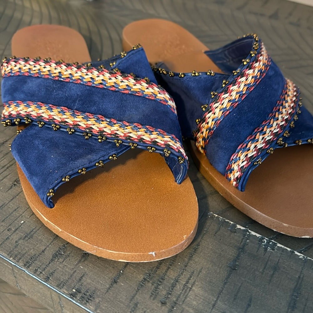 Vince CAMUTO suede sandals size 8